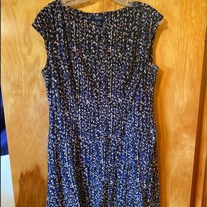 Women’s knee length dress